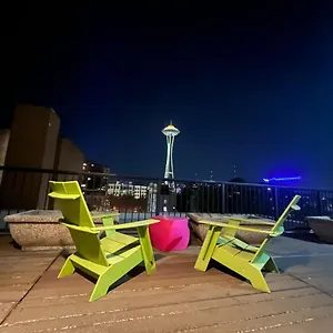 Apartment Cozy Downtown Retreat With Space Needle View, Seattle